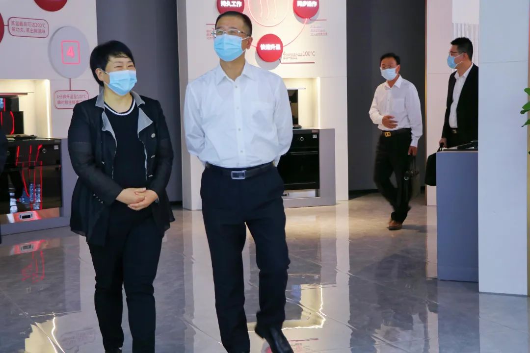 浙江高院等领导走进帅丰集成灶,助力企业蓬勃发展 浙江高院等领导走进帅丰集成灶,助力企业蓬勃发展