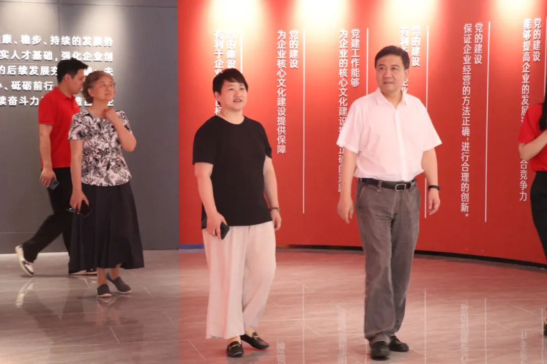 浙江省人大常委会党组一行莅临集成灶品牌帅丰电器参观调研! 浙江省人大常委会党组一行莅临集成灶品牌帅丰电器参观调研!