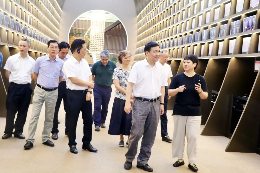 浙江省人大常委会党组一行莅临集成灶品牌帅丰电器参观调研! 浙江省人大常委会党组一行莅临集成灶品牌帅丰电器参观调研!