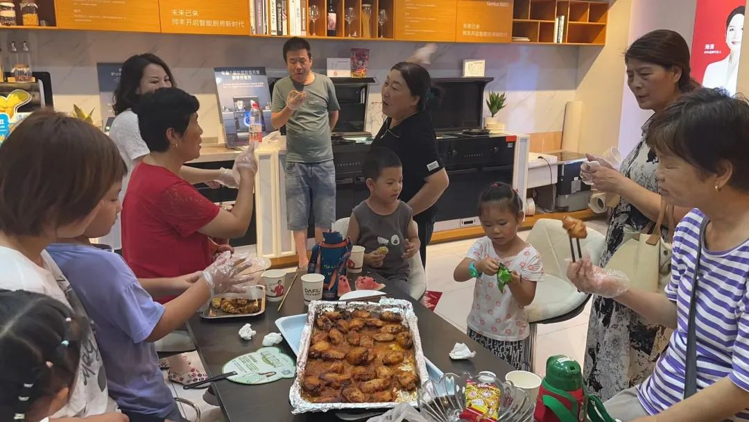 抓住这次集成灶抢购热潮! 帅丰电器限时送热水器,冰箱、洗衣机! 抓住这次集成灶抢购热潮! 帅丰电器限时送热水器,冰箱、洗衣机!