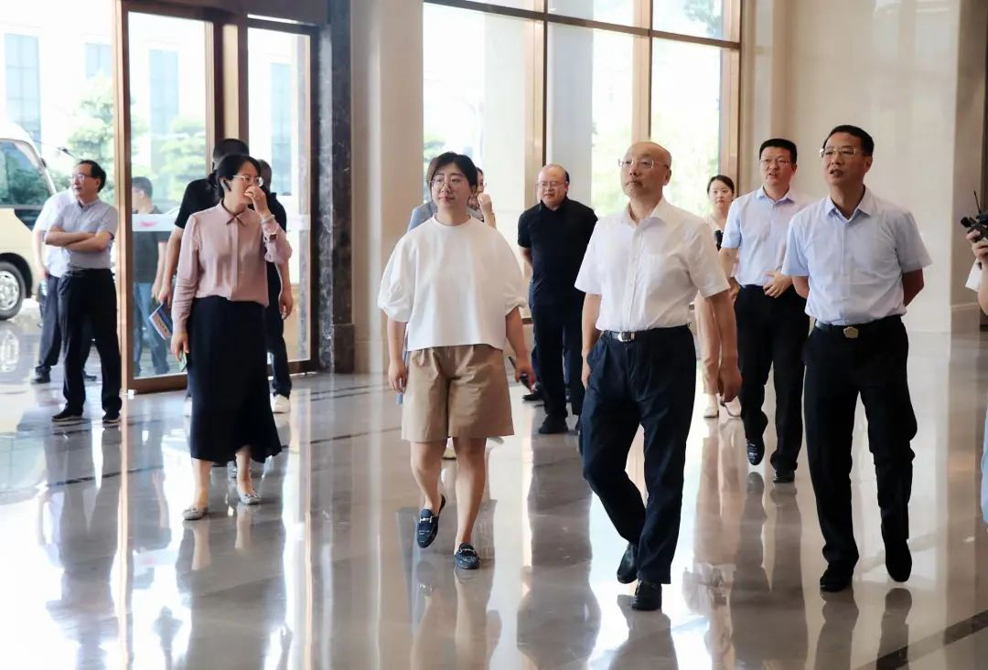 浙江省政协领导莅临帅丰集成灶“节能智慧工厂”参观调研