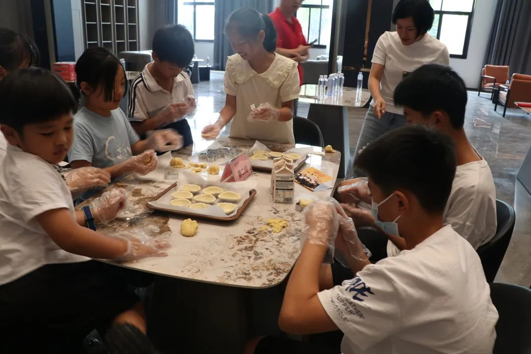 帅丰集成灶组织小美食家DIY趣游记活动,在劳动中寻找快乐 帅丰集成灶组织小美食家DIY趣游记活动,在劳动中寻找快乐