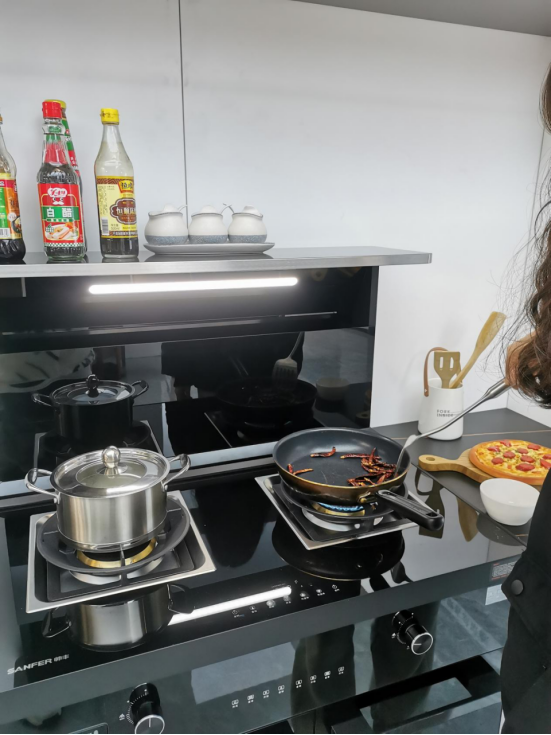 小户型如何装修厨房？集成灶品牌帅丰巧妙利用每一寸空间