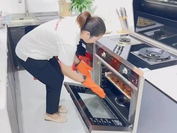 帅丰集成灶风火轮蒸烤箱烤制的花式月饼，尽享中秋团圆味！