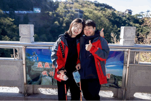 登顶泰山,勇攀巅峰,和集成灶品牌帅丰共赴王者之路! 登顶泰山,勇攀巅峰,和集成灶品牌帅丰共赴王者之路!