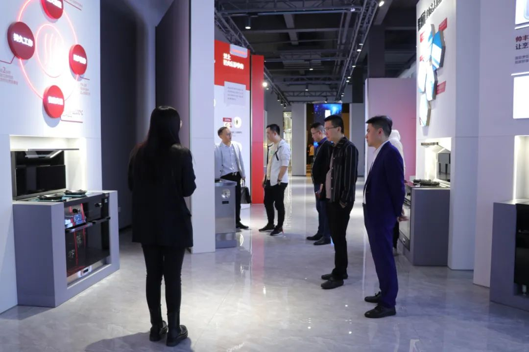 天猫优品理想厨房王雁北一行莅临集成灶品牌帅丰电器参观调研！