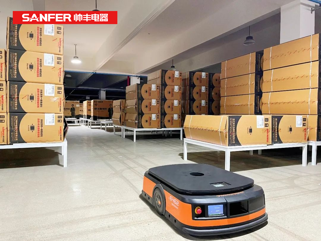 万台的仓储空间来得及发货吗？别急！帅丰有AGV智能搬运车