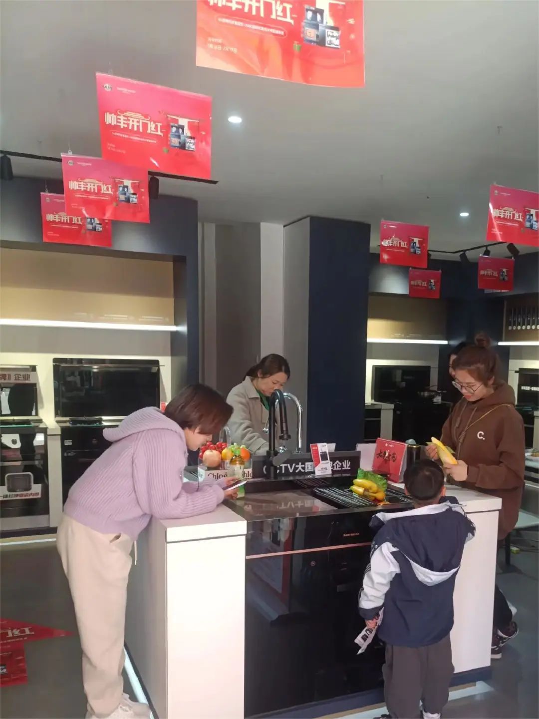 集成灶品牌帅丰为加盟商持续赋能，赢战终端市场！