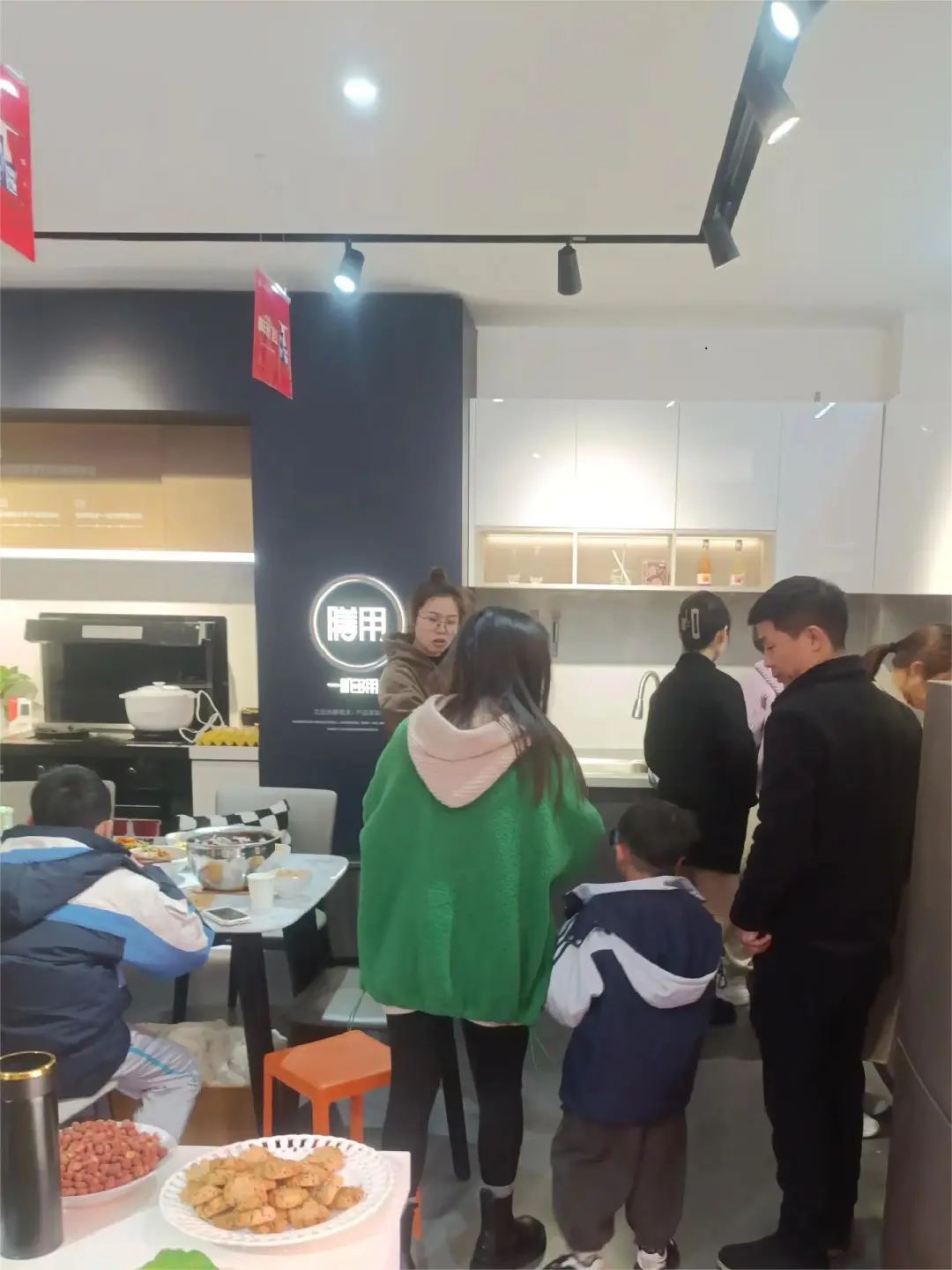 集成灶品牌帅丰为加盟商持续赋能，赢战终端市场！