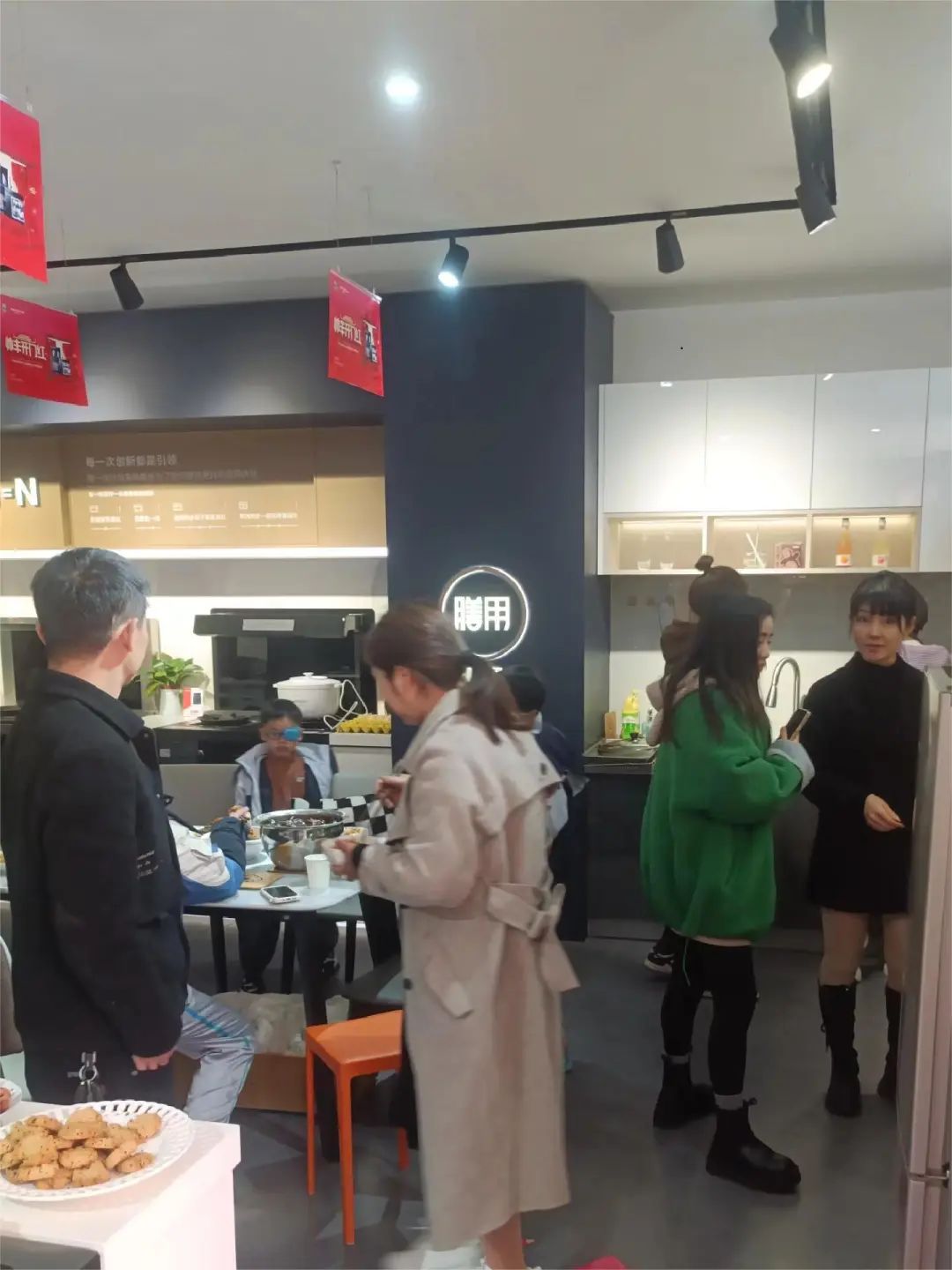 集成灶品牌帅丰为加盟商持续赋能，赢战终端市场！