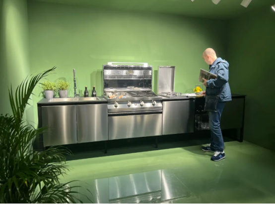 董事长商若云带队探知米兰家具展,洞察国际家居设计新趋势 董事长商若云带队探知米兰家具展,洞察国际家居设计新趋势