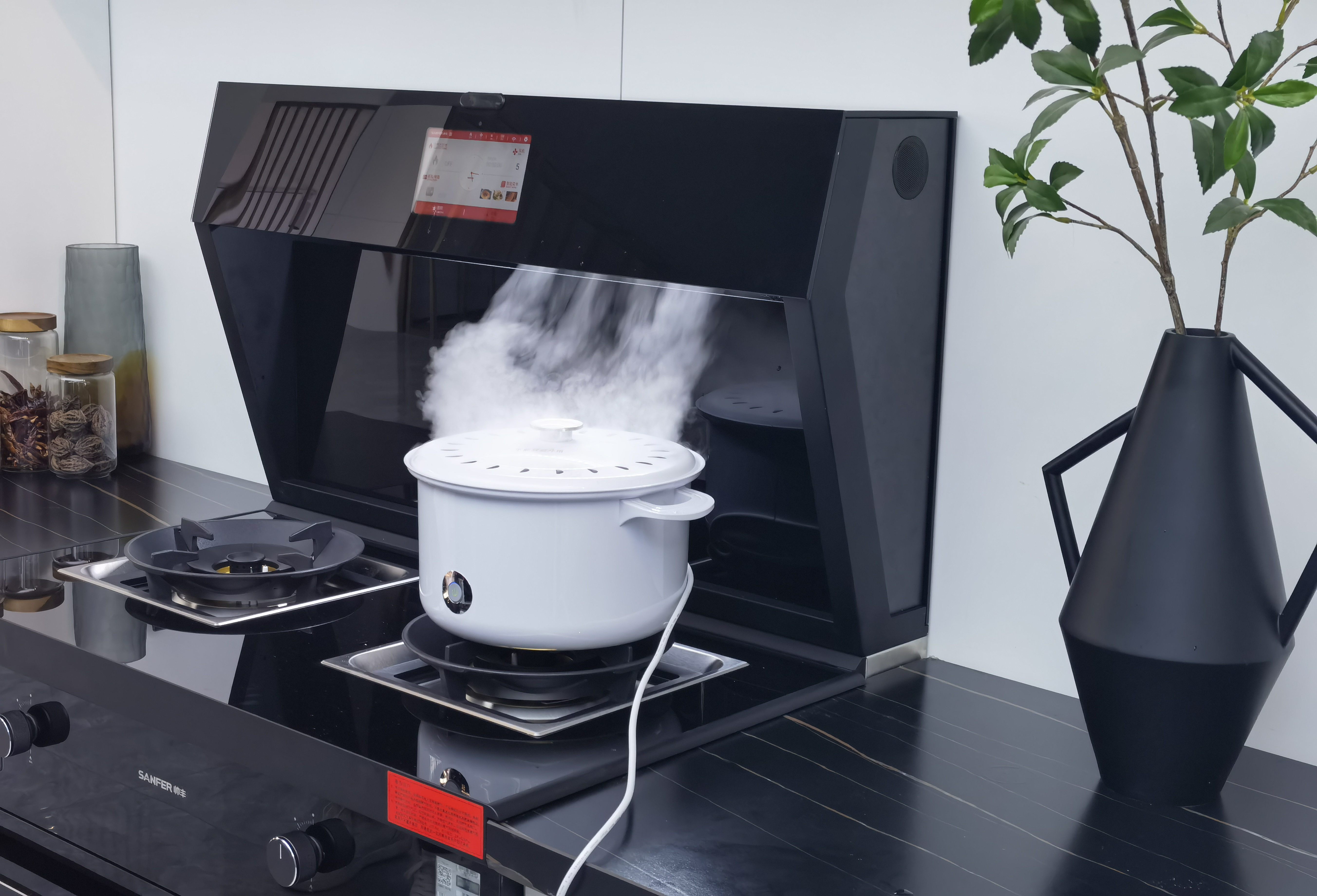 集成灶好还是有油烟机好？集成灶如何挑选？