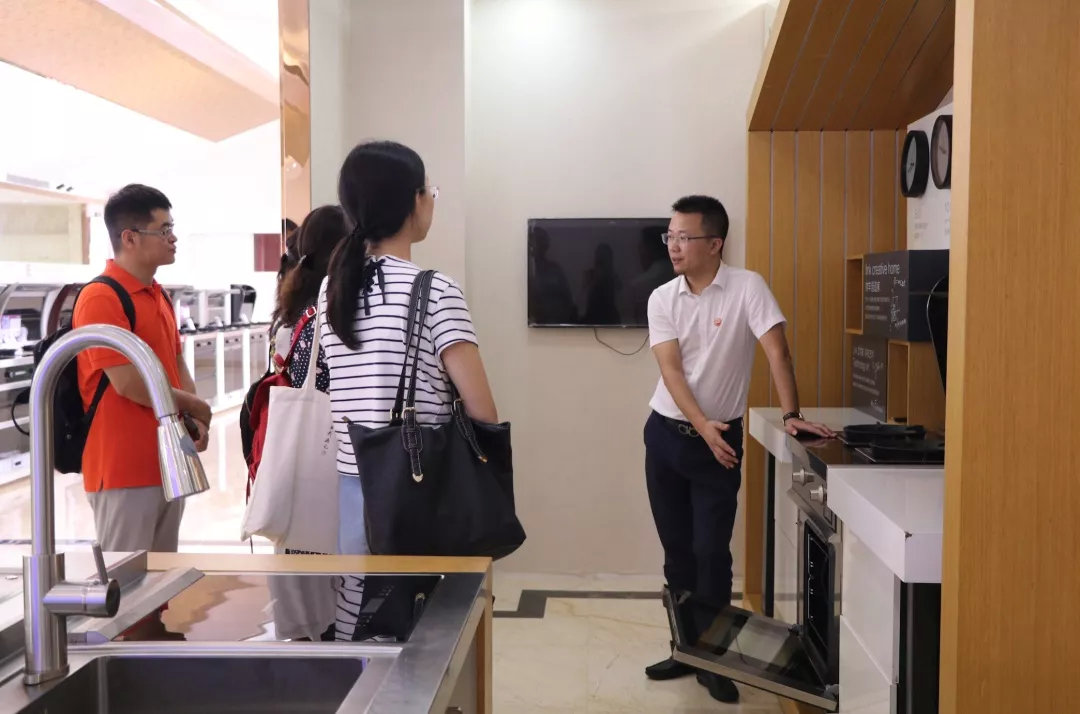 帅丰接受整体厨房考察,共写行业未来新篇章! 帅丰接受整体厨房考察,共写行业未来新篇章!