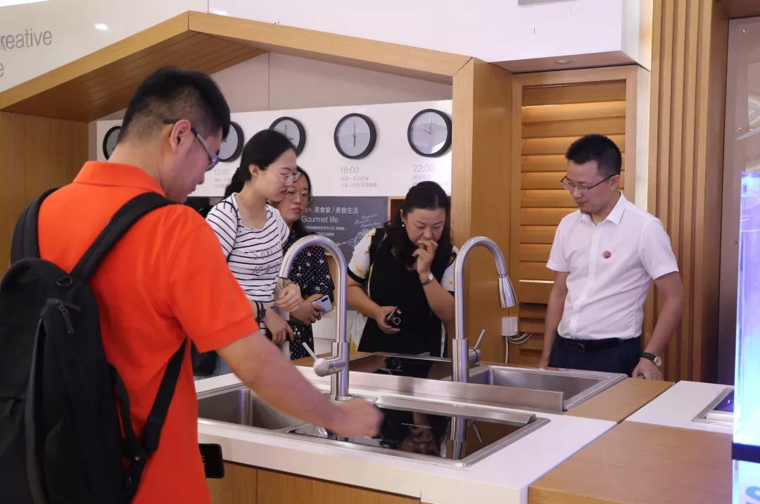 帅丰接受整体厨房考察,共写行业未来新篇章! 帅丰接受整体厨房考察,共写行业未来新篇章!