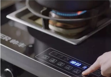 欢喜亮相!帅丰新一轮高铁品牌广告霸气上线 欢喜亮相!帅丰新一轮高铁品牌广告霸气上线