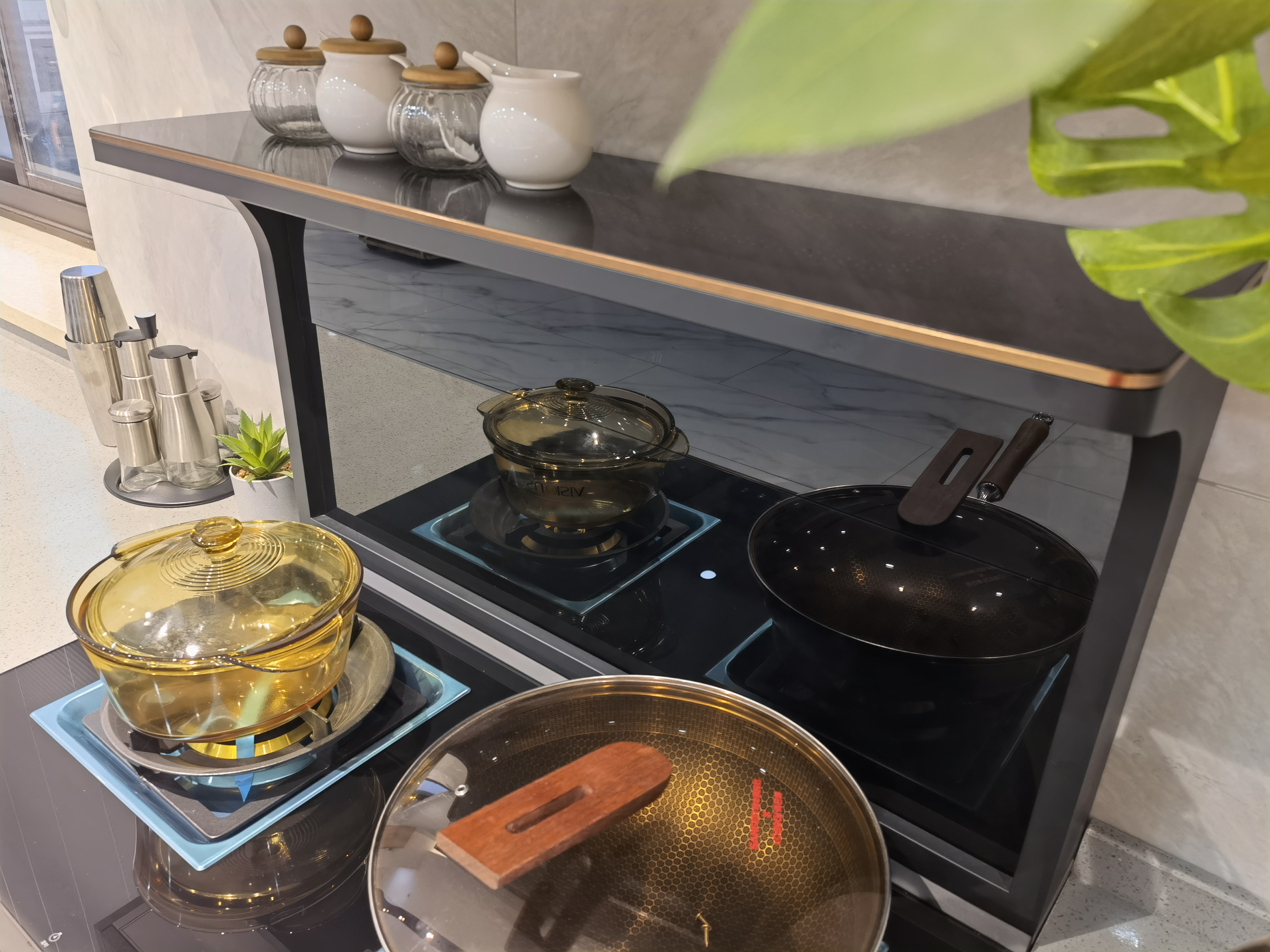 “足不出户”的情人节大餐 , 帅丰集成灶增添浓浓爱意 “足不出户”的情人节大餐 , 帅丰集成灶增添浓浓爱意