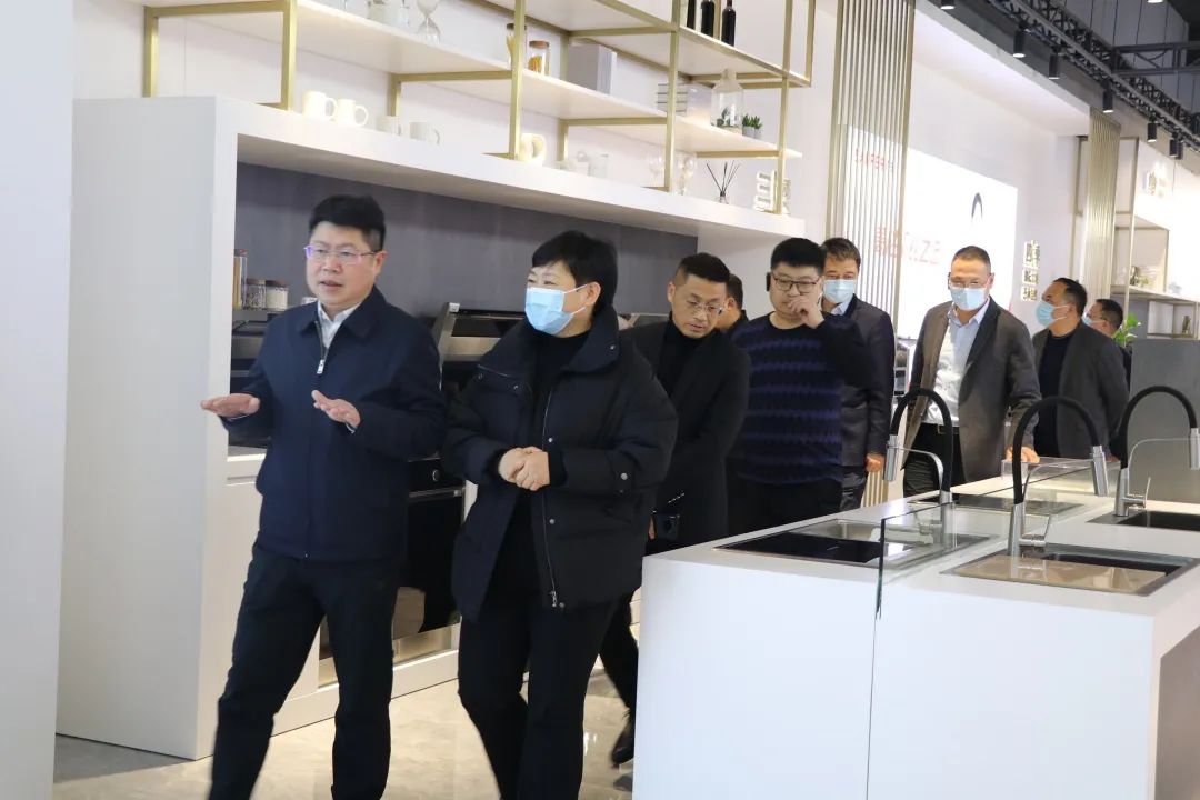 今日快讯|江西省德兴市市委书记杨秀福一行考察调研帅丰电器 今日快讯|江西省德兴市市委书记杨秀福一行考察调研帅丰电器